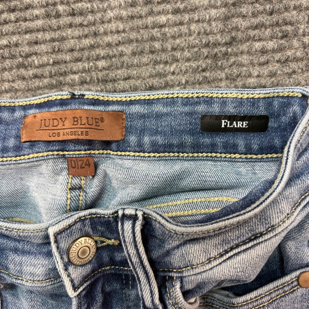 Judy Blue High Rise Flare‎ Jeans Light Wash Raw Hem Front Seam Size 0/24 - Picture 3 of 8